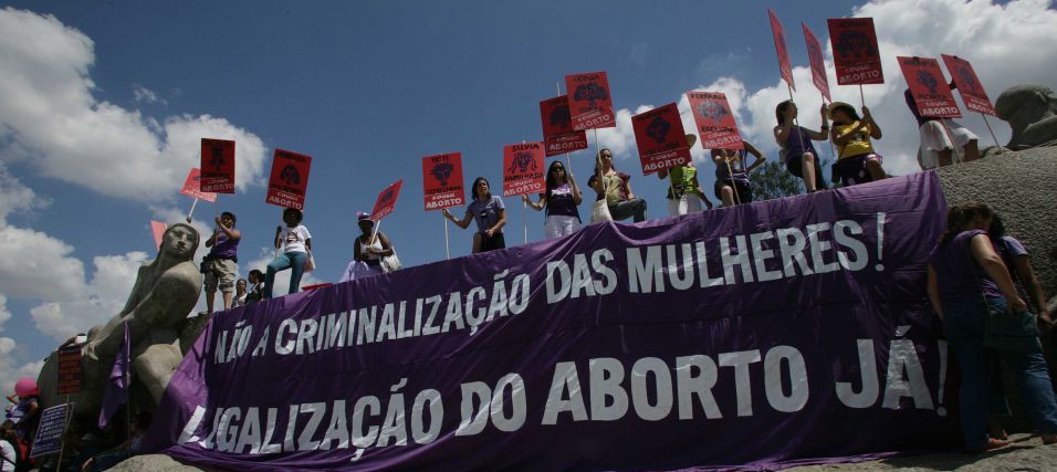 Pro_choice_feminists_in_Sao_Paulo